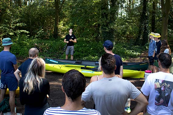 Kano-instructie om veilig te kanovaren