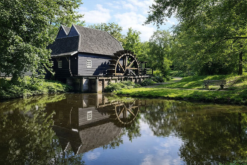 Kanotocht bij de Genneper Watermolen in Eindhoven op de Dommel